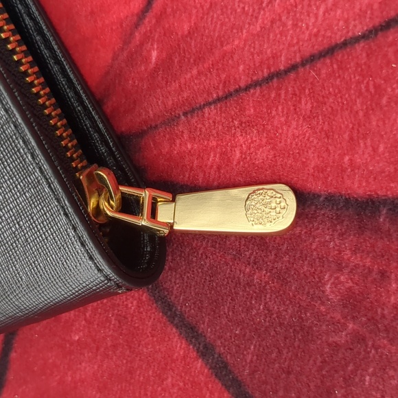 Vince camuto leather clutch